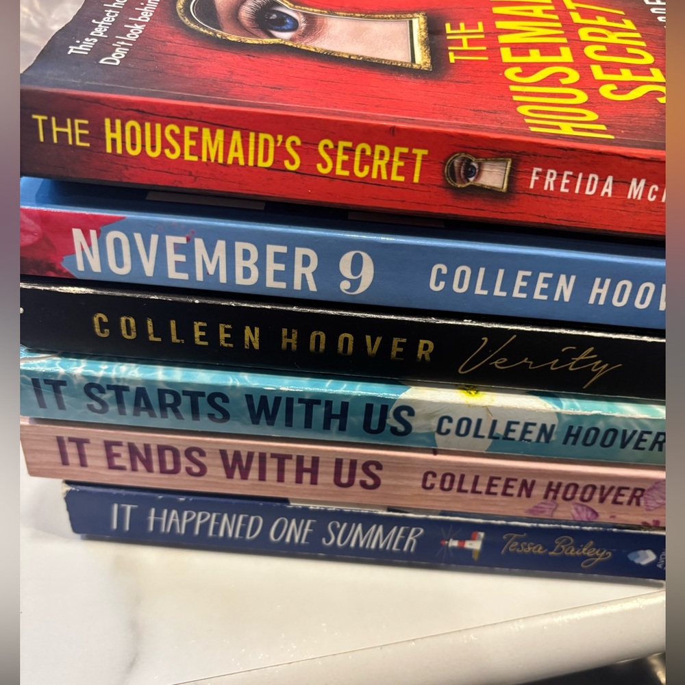 Bundle of books. Colleen Hoover, Freida McFadden, Tessa Bailey